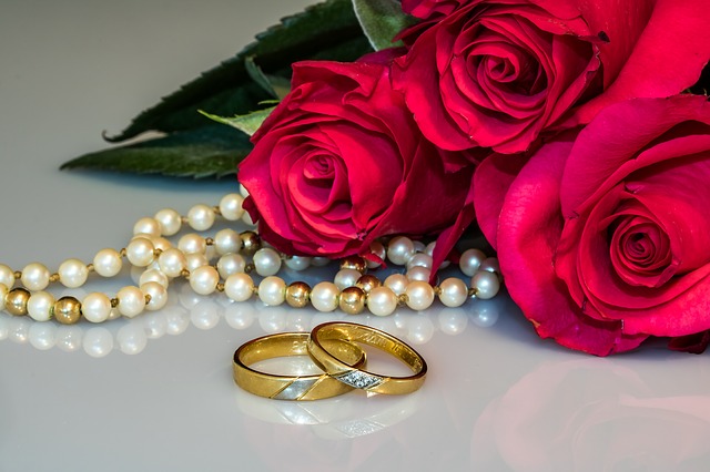 šperky pri ružiach